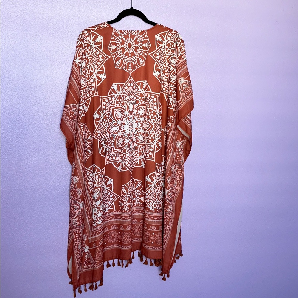 Bohemian Burnt Orange and White Kimono with tassels lining bottom - Picture 2 of 3